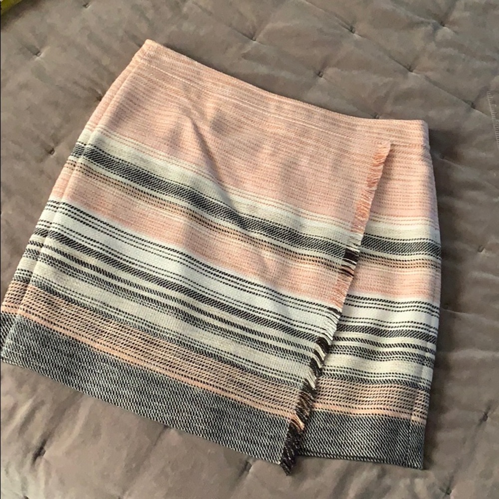 🛼 Loft 🛼 Mini Skirt